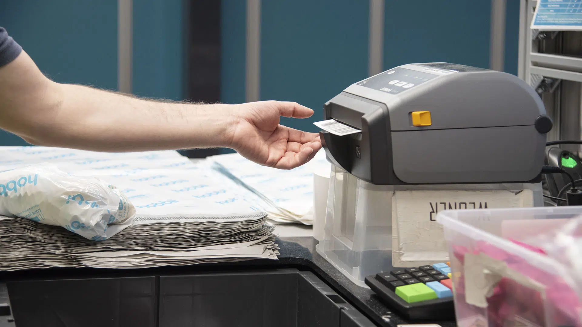 Text-image-hobbii-linerless