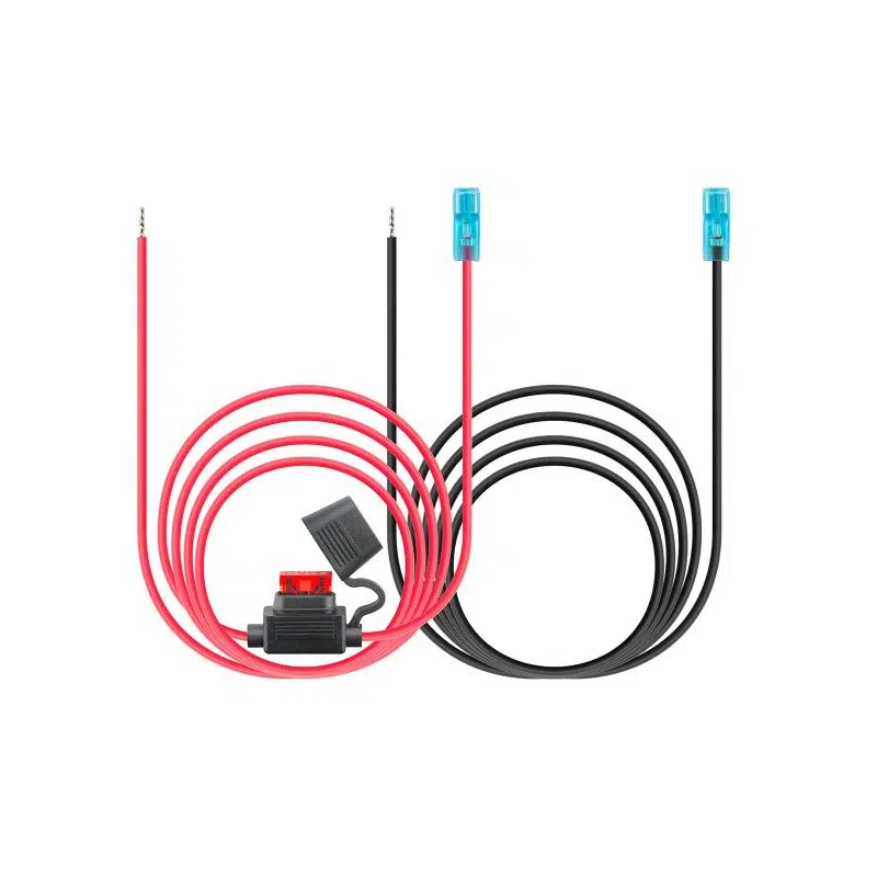 Comount-anslutningskabel för USB-laddare för panelmontering inklusive en 10 A-säkring och 2 m kabellängd med skalad ände (förtennad). Ena sidan av kabeln är utrustad med en flatstiftskontakt, den andra sidan har skalad ände (förtennad).